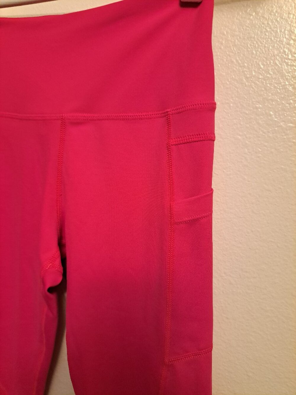 Zyia Active Bright Pink"Light N Tight" cropped legging with side pockets. - Picture 3 of 8